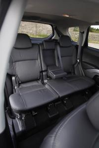 Interieur_Mitsubishi-Outlander-2011_26
                                                        width=