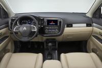 Interieur_Mitsubishi-Outlander-2012_23