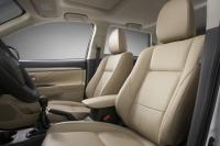 Interieur_Mitsubishi-Outlander-2012_17
                                                        width=