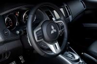 Interieur_Mitsubishi-Outlander-GT-Concept_22