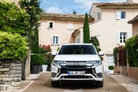 Image principale de l'actu: Mitsubishi explose ses ventes grâce à l’Outlander PHEV