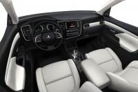 Interieur_Mitsubishi-Outlander-PHEV_14