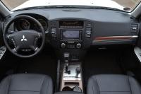 Interieur_Mitsubishi-Pajero-2013_17
                                                        width=