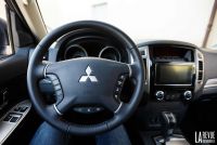 Interieur_Mitsubishi-Pajero-Court_19