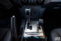 Interieur_Mitsubishi-Pajero-Court_17