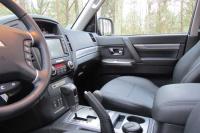 Interieur_Mitsubishi-Pajero-Long-30eme-Anniversaire_35
                                                        width=