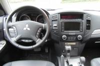 Interieur_Mitsubishi-Pajero-Long-30eme-Anniversaire_34