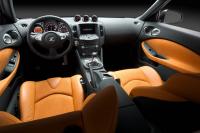 Interieur_Nissan-370Z-2011_32
                                                        width=