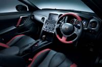 Interieur_Nissan-GTR-2013_18