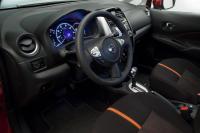 Interieur_Nissan-Versa-Note-SR_11