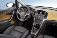 Interieur_Opel-Astra-Berline-Sports-Sedan_11