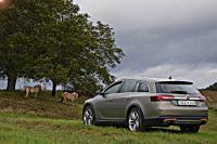 Exterieur_Opel-Insignia-Country-Tourer-2014_12