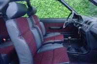 Interieur_Peugeot-205-GTI_4
                                                        width=