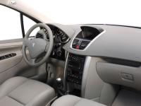 Interieur_Peugeot-207_104
                                                        width=