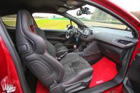 Interieur_Peugeot-208-GTi-30th-2015_21