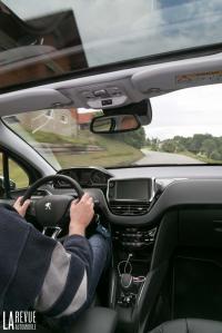 Interieur_Peugeot-208-Puretech110-Eat6_24