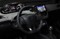 Interieur_Peugeot-208-XY-2013_23