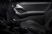 Interieur_Peugeot-208-XY-2013_24