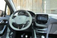 Interieur_Peugeot-208-e-HDi-Feline_22