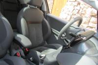 Interieur_Peugeot-208-e-HDi-Feline_17