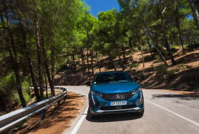 Image principale de l'actu: Quel SUV compact choisir en 2024 ? La référence est ... la Peugeot 3008 mHEV