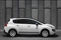 Exterieur_Peugeot-3008-HYbrid4_5
                                                        width=