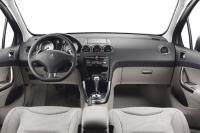 Interieur_Peugeot-308-2011_8