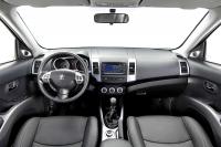 Interieur_Peugeot-4007_43
                                                        width=