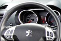 Interieur_Peugeot-4007_34