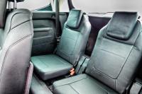 Interieur_Peugeot-5008-HDi_17
                                                        width=