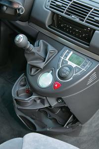 Interieur_Peugeot-807_24
                                                        width=