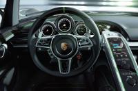 Interieur_Porsche-918-Spyder_17