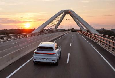 Exterieur_porsche-cayenne-turbo-e-hybrid-avec-le-pack-gt-c-est-la-plus-puissante_0