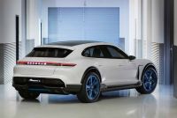 Exterieur_Porsche-Mission-E-Cross-Turismo_16