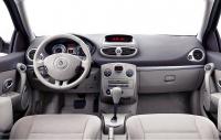 Interieur_Renault-Clio-III_78