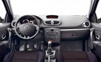 Interieur_Renault-Clio-III_68