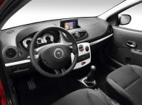 Interieur_Renault-Clio-S-2010_8
                                                        width=