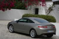 Exterieur_Renault-Laguna-Coupe_21