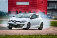 Exterieur_Renault-Megane-RS-265-2014_4
                                                        width=