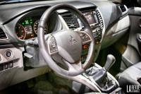 Interieur_Salons-Mitsubishi-L200_13
                                                        width=