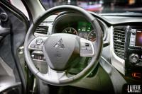 Interieur_Salons-Mitsubishi-L200_15
                                                        width=