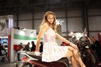 Exterieur_Sexy-Girls-Salon-Moto-Milan_2
                                                        width=