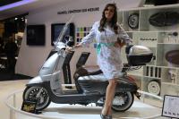 Exterieur_Sexy-Hotesse-Salon-Moto-Paris-2013_9