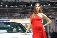 Exterieur_Sexy-Italian-babes-Paris-motorshow_1