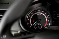 Interieur_Skoda-Octavia-RS-TDI-2017_36