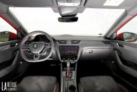 Interieur_Skoda-Otavia-RS-230_18