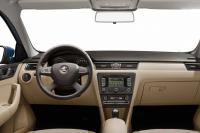 Interieur_Skoda-Rapid-2013_26