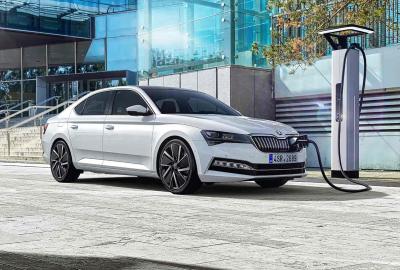 Image principale de l'actu: SKODA passe à l’hybride avec la nouvelle Superb iV