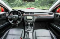 Interieur_Skoda-Superb-TDF-2014_55