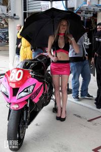 Exterieur_Sport-24H-du-Mans-moto-hotesses_33
                                                        width=